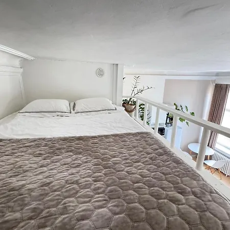 Elegant In Down Town Apartment Helsinki